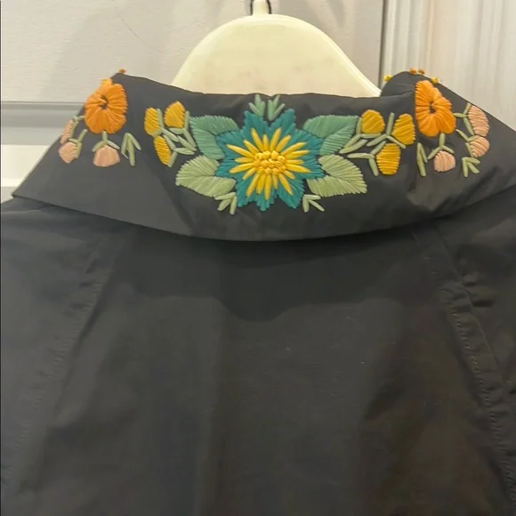 Escada Black Cape with Floral Embroidery - Picture 5 of 5